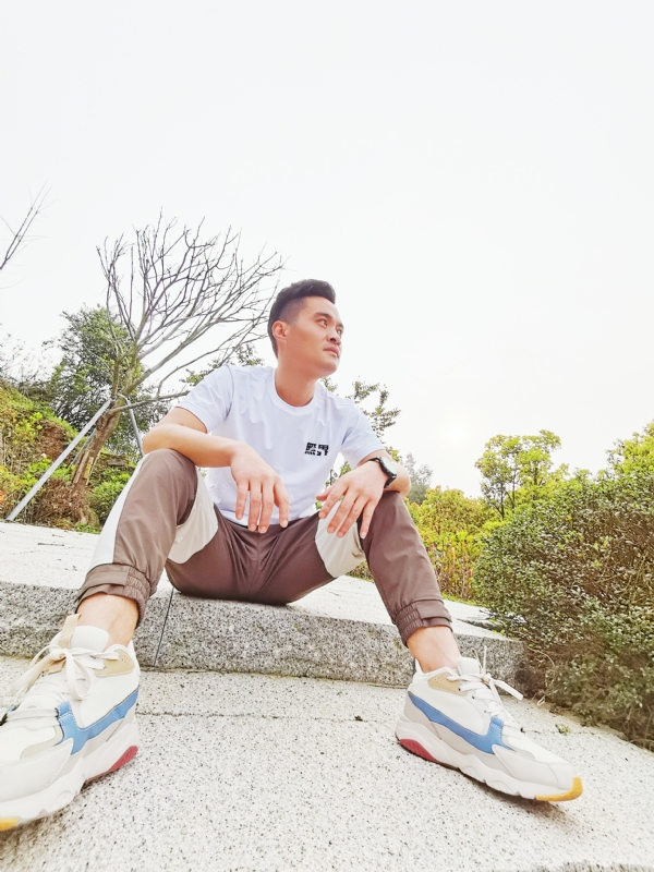 一个人，干净利落的第一张照片--宁化婚介网
