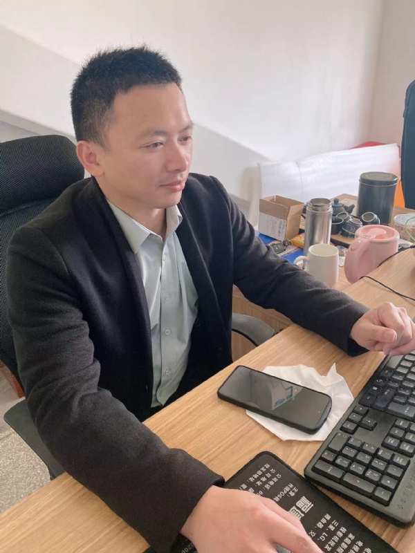 落叶知秋的第一张照片--宁化婚介网