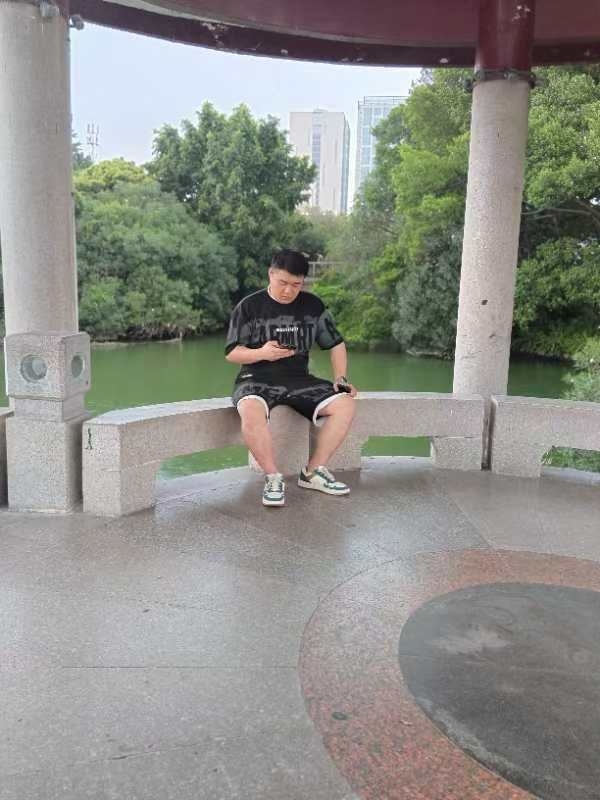 不善挽留的第一张照片--宁化婚介网
